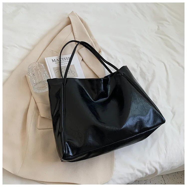 Grand sac bandoulière en cuir pour femme – Chic, spacieux et pratique