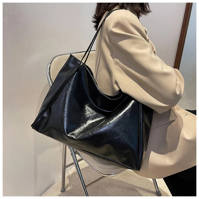 Grand sac bandoulière en cuir pour femme – Chic, spacieux et pratique