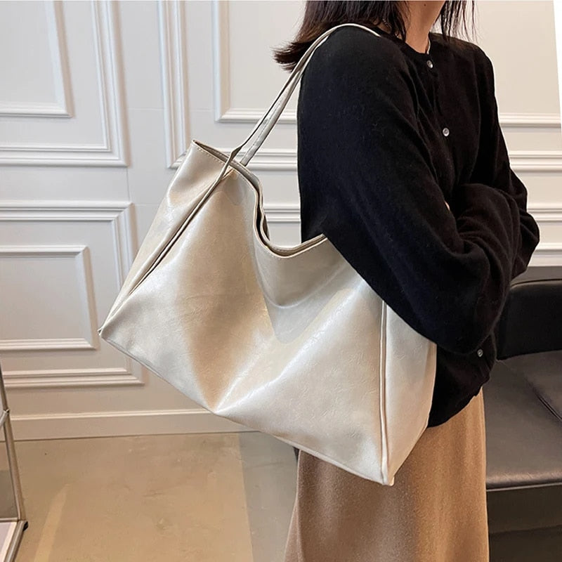 Grand sac bandoulière en cuir pour femme – Chic, spacieux et pratique